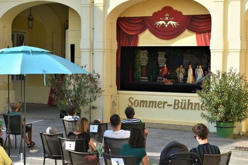 Sommerbühne Marionettentheater Schönbrunn