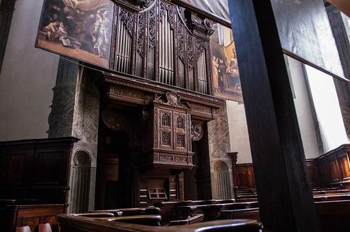 Photo of the oldest organ in Vienna from the 17th century in the Franciscan Church