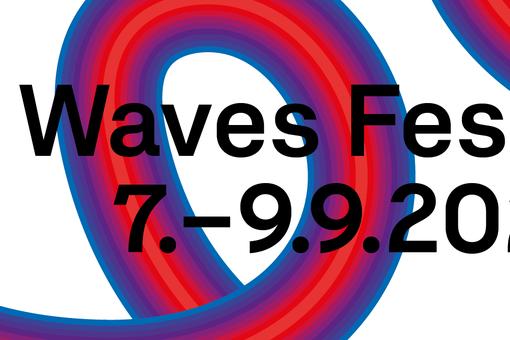 Schriftzug Waves und Datum in schwarz, dahinter ein Loop in Rot- und Blautönen vor einem weißen Hintergrund