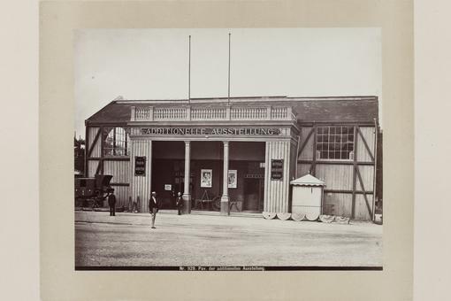 Historische Fotografie des Pavillons Nr. 929 auf der Wiener Weltausstellung 1873