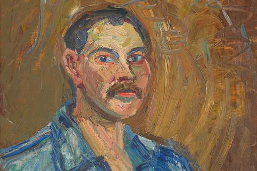 Selbstbildnis in Ölfarben von Herbert Boeckl, der Maler trägt ein blaues Hemd, kurze braune Haare, alles vor braunem Hintergrund