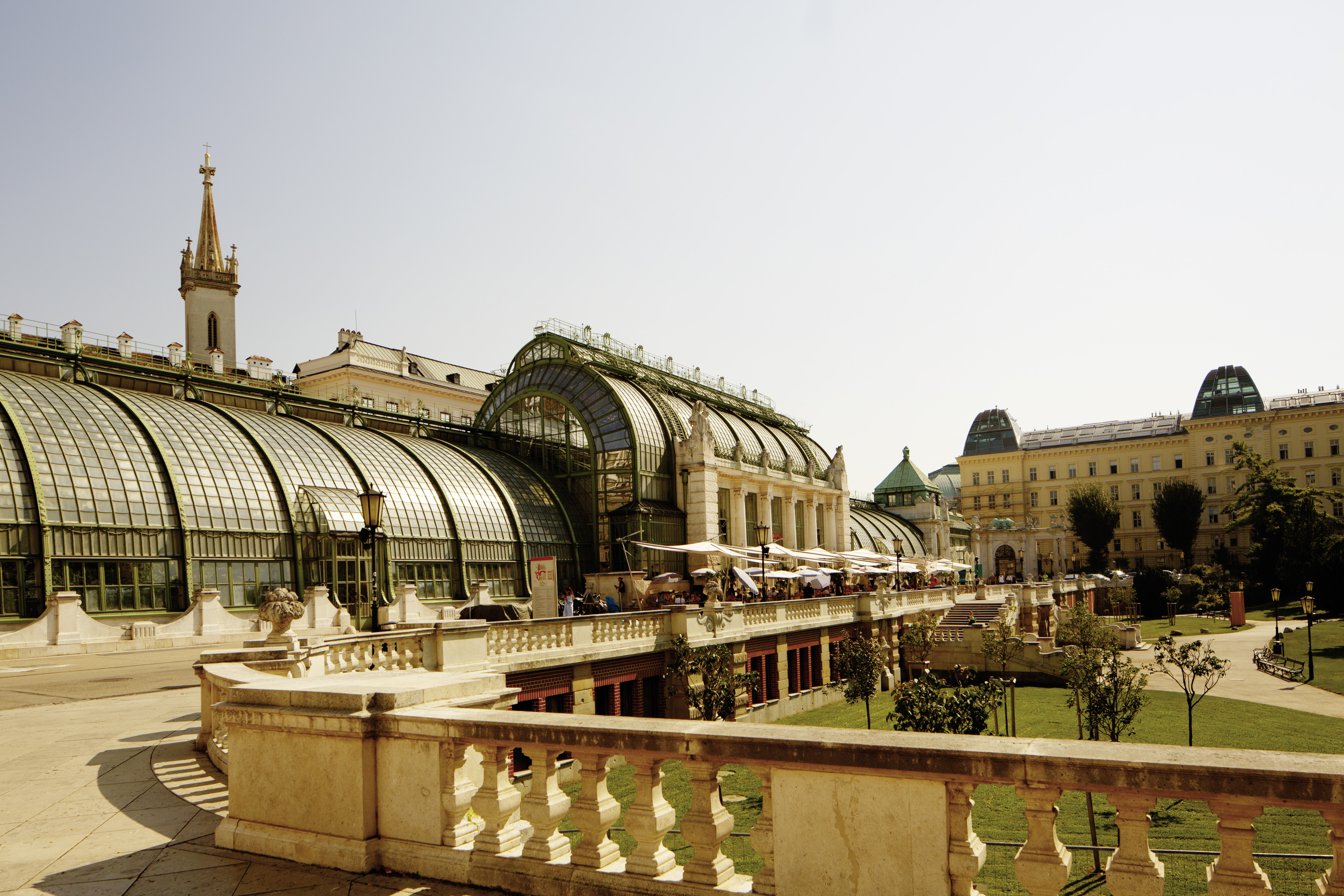 © WienTourismus/Peter Rigaud View of the palm house in Burgarten